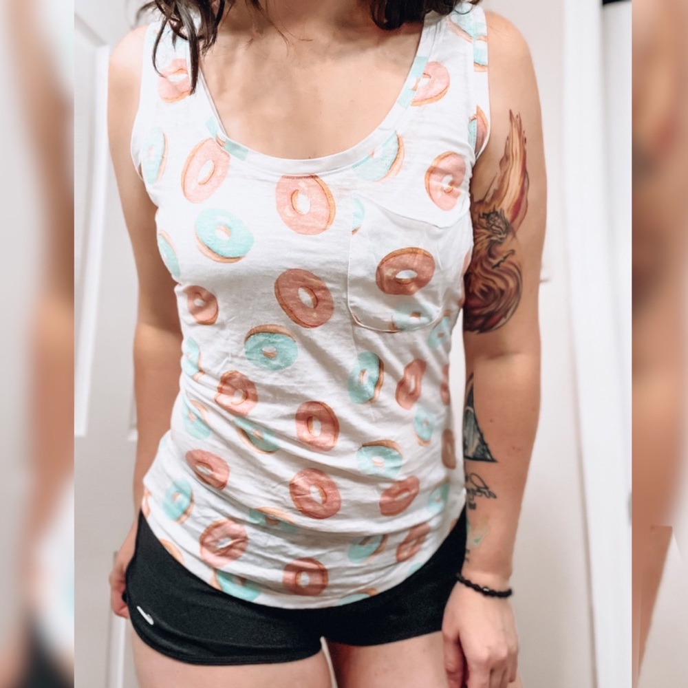 Grayson threads donuts tank top Euc Medium